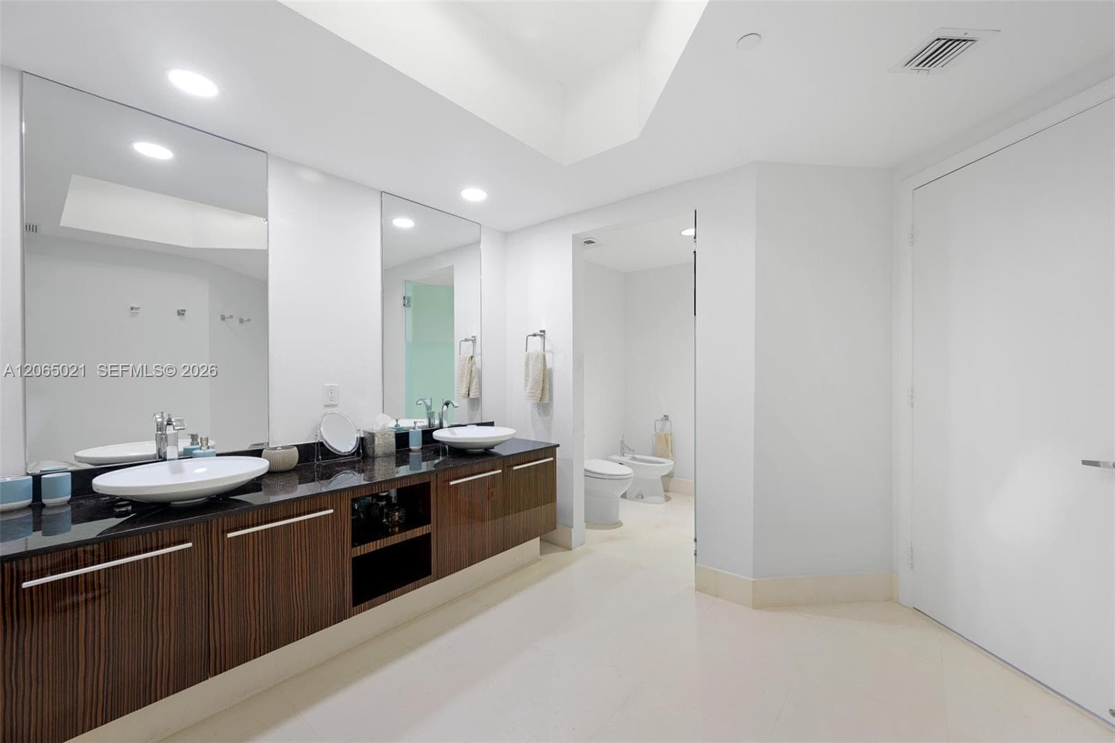 2711 S Ocean Dr 902 photo 12