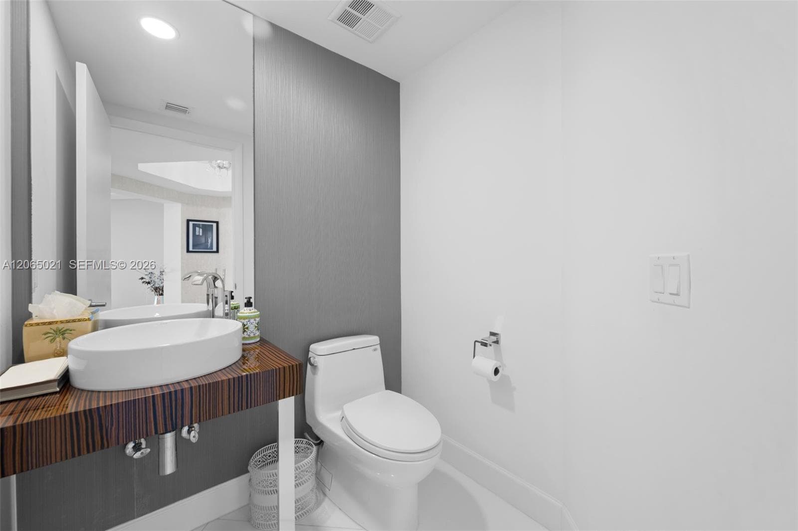 2711 S Ocean Dr 902 photo 20