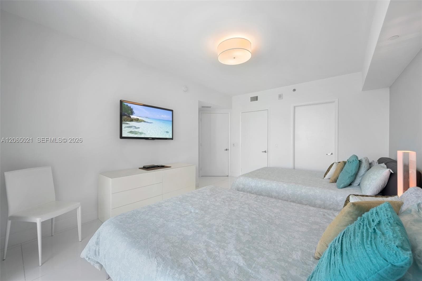 2711 S Ocean Dr 902 photo 14
