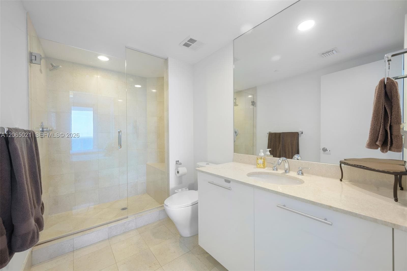2711 S Ocean Dr 902 photo 15