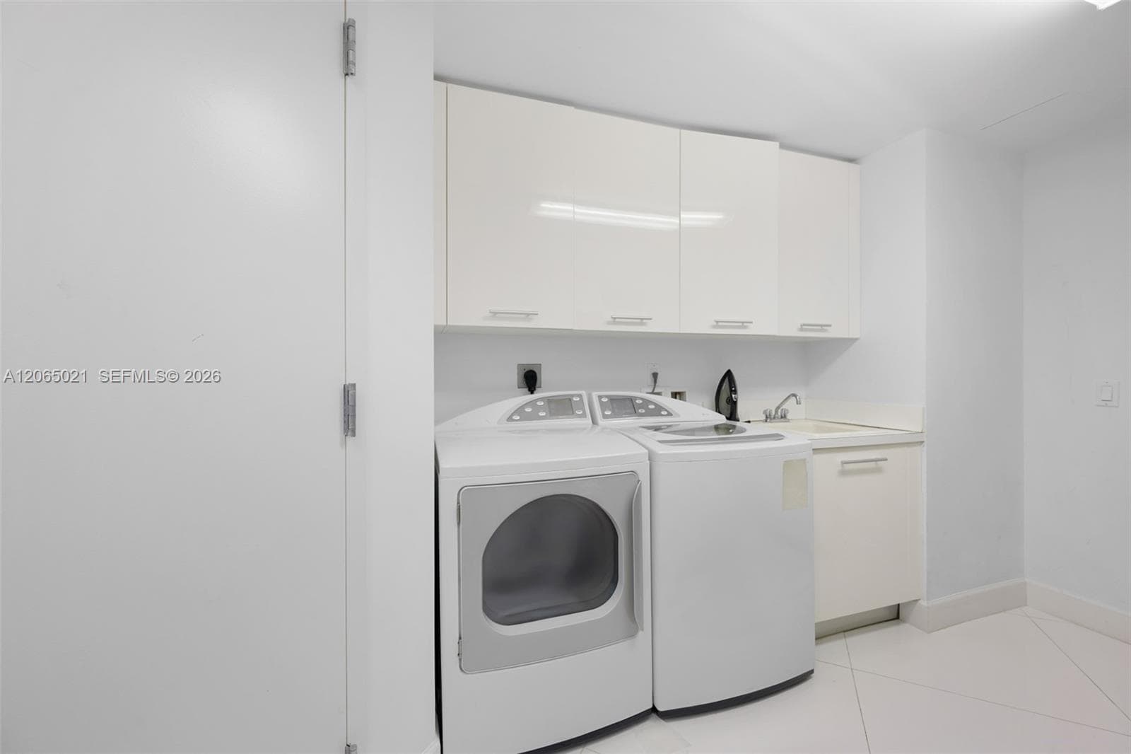 2711 S Ocean Dr 902 photo 19