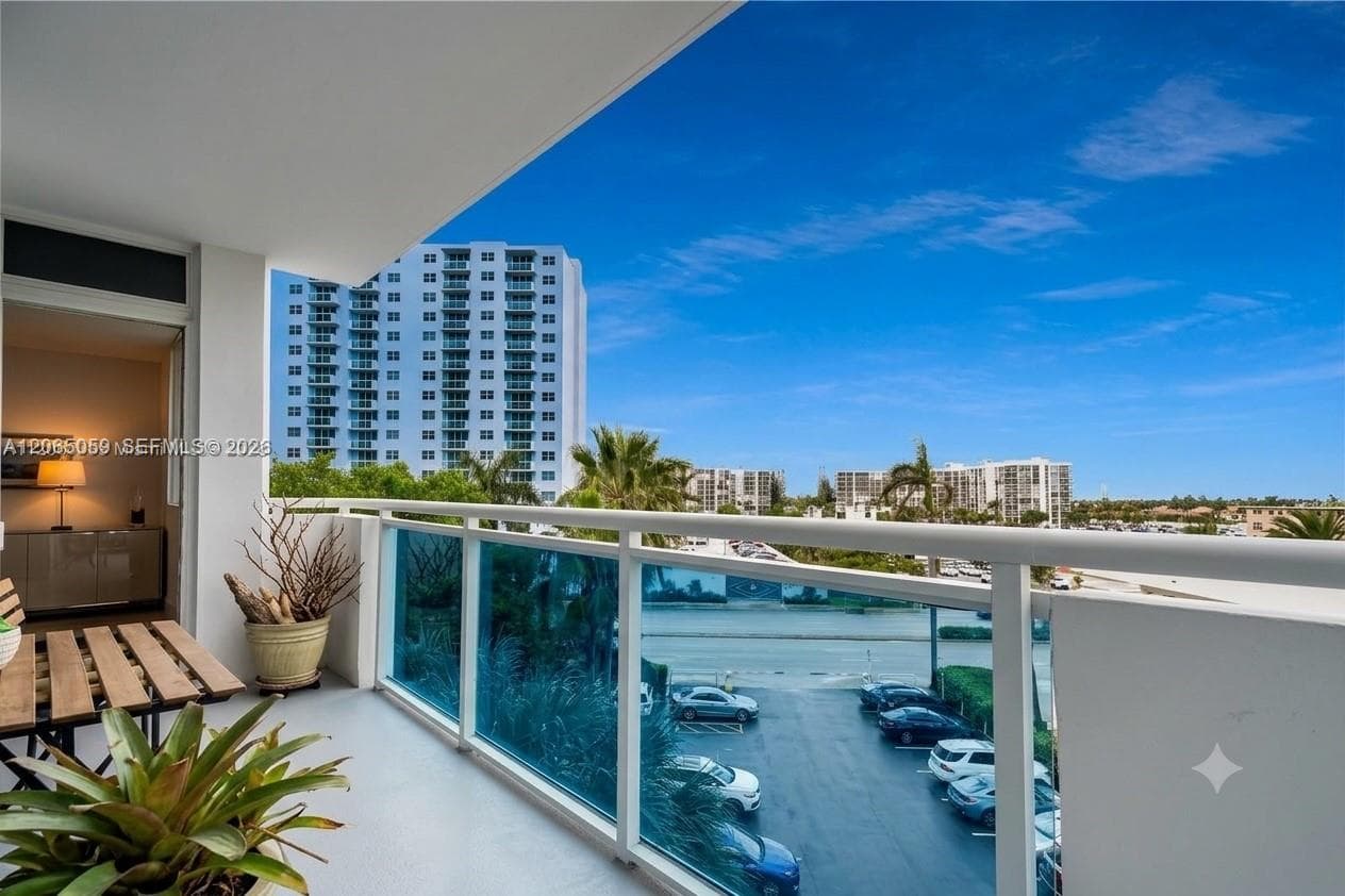 3001 S Ocean Dr 443 photo 18