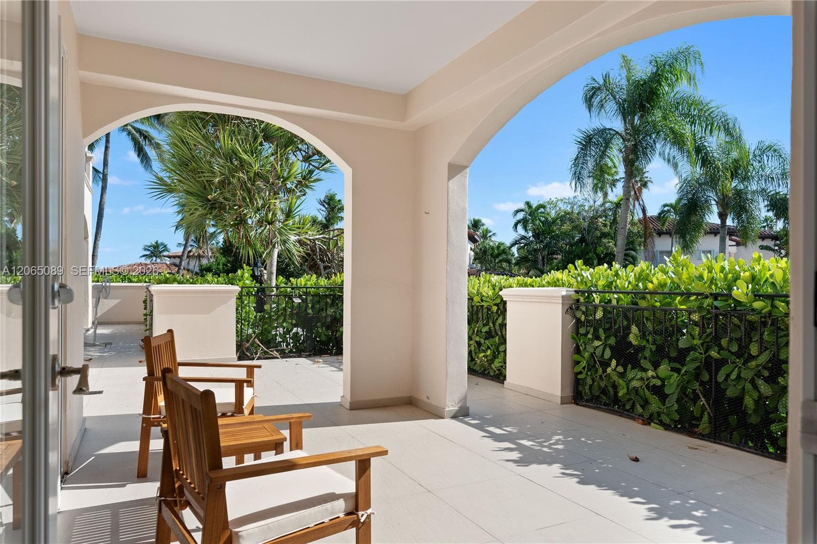 19216 Fisher Island Dr 19216 photo 17