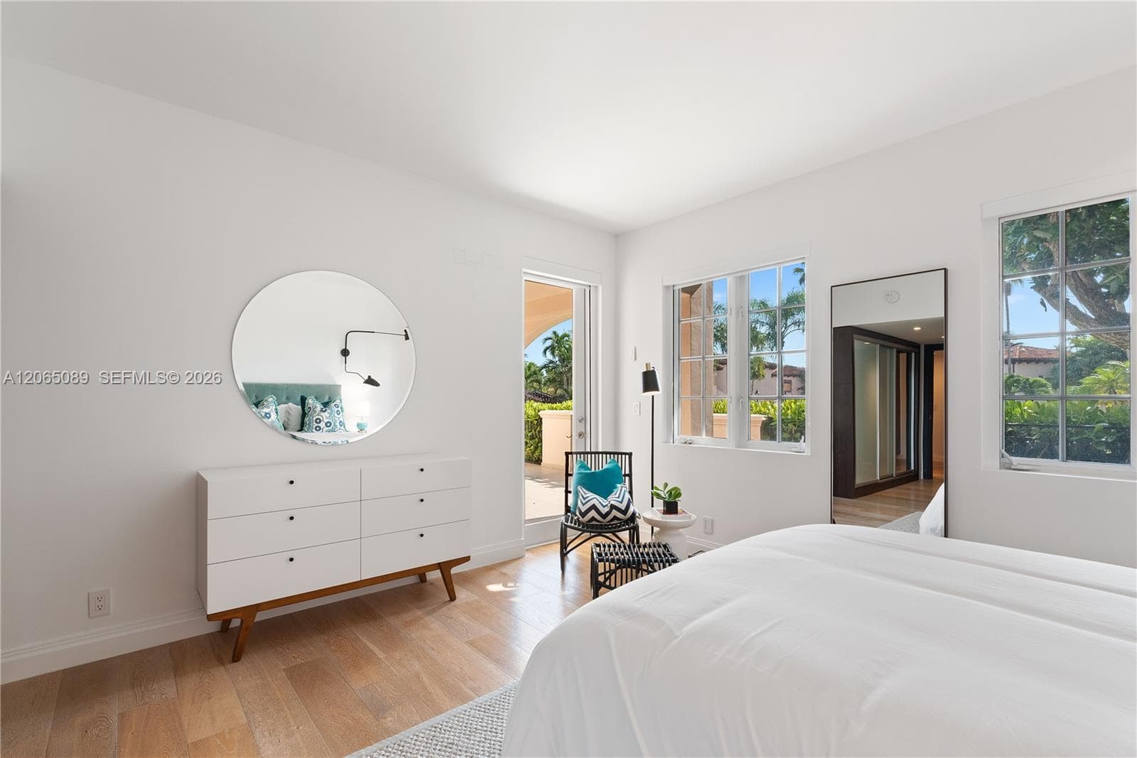 19216 Fisher Island Dr 19216 photo 16