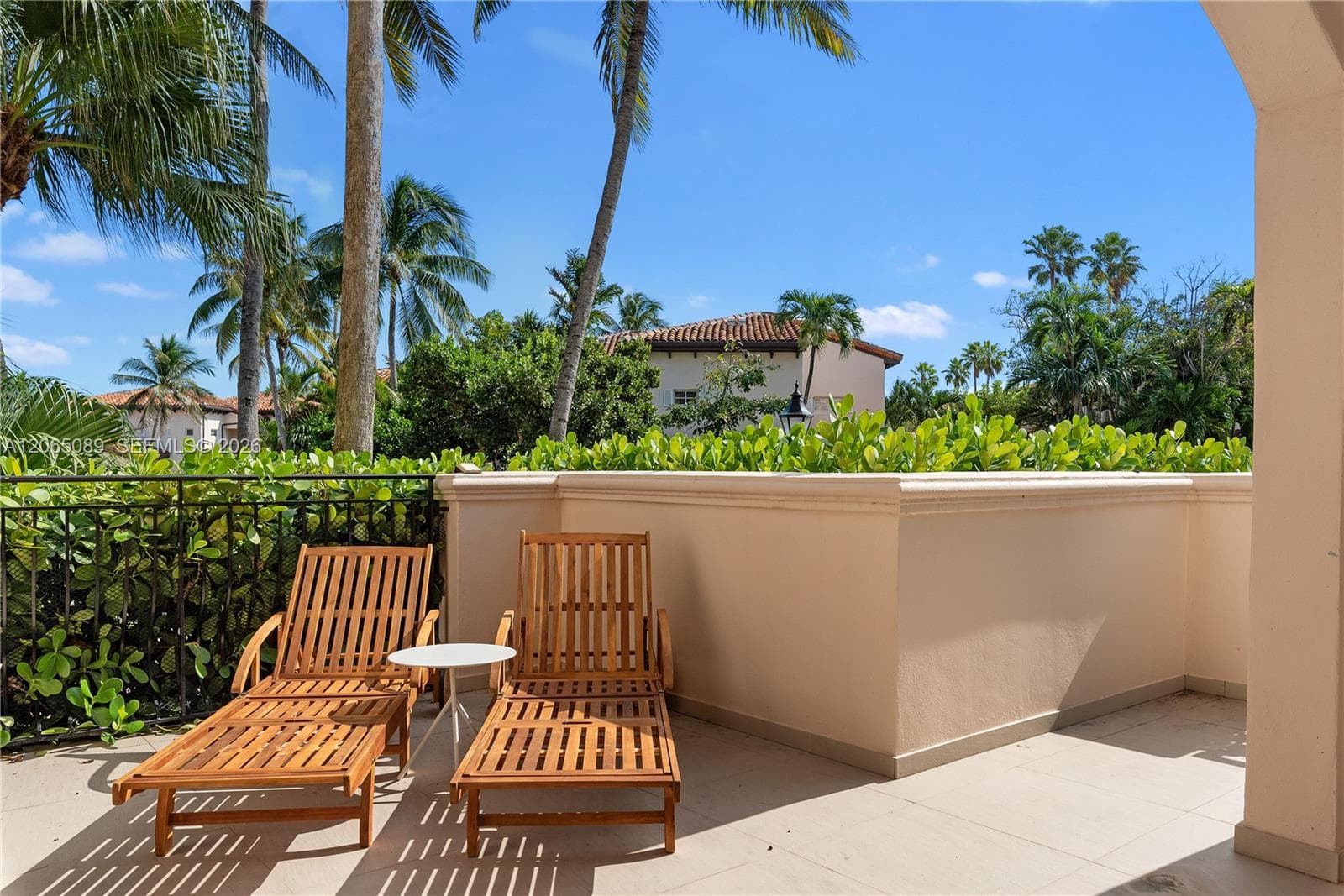 19216 Fisher Island Dr 19216 photo 10