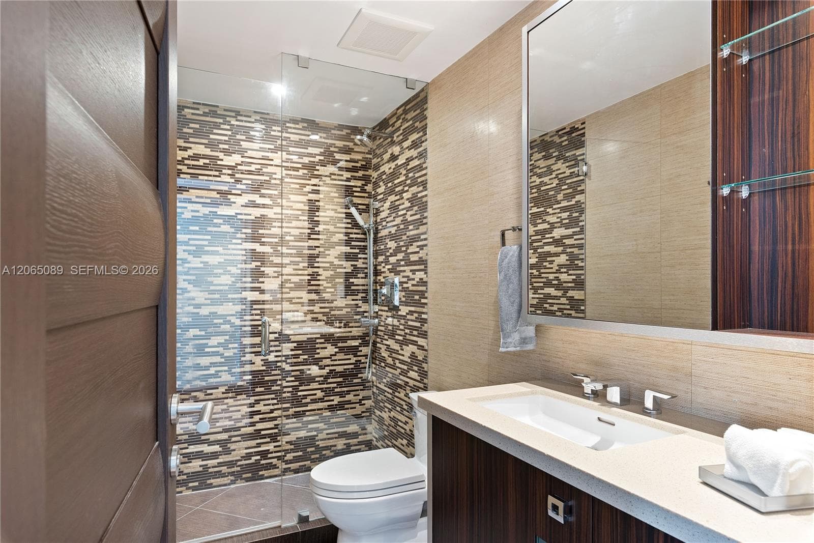 19216 Fisher Island Dr 19216 photo 18