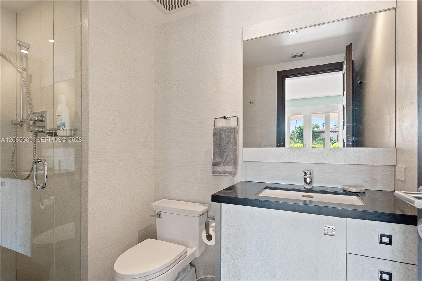 19216 Fisher Island Dr 19216 photo 15