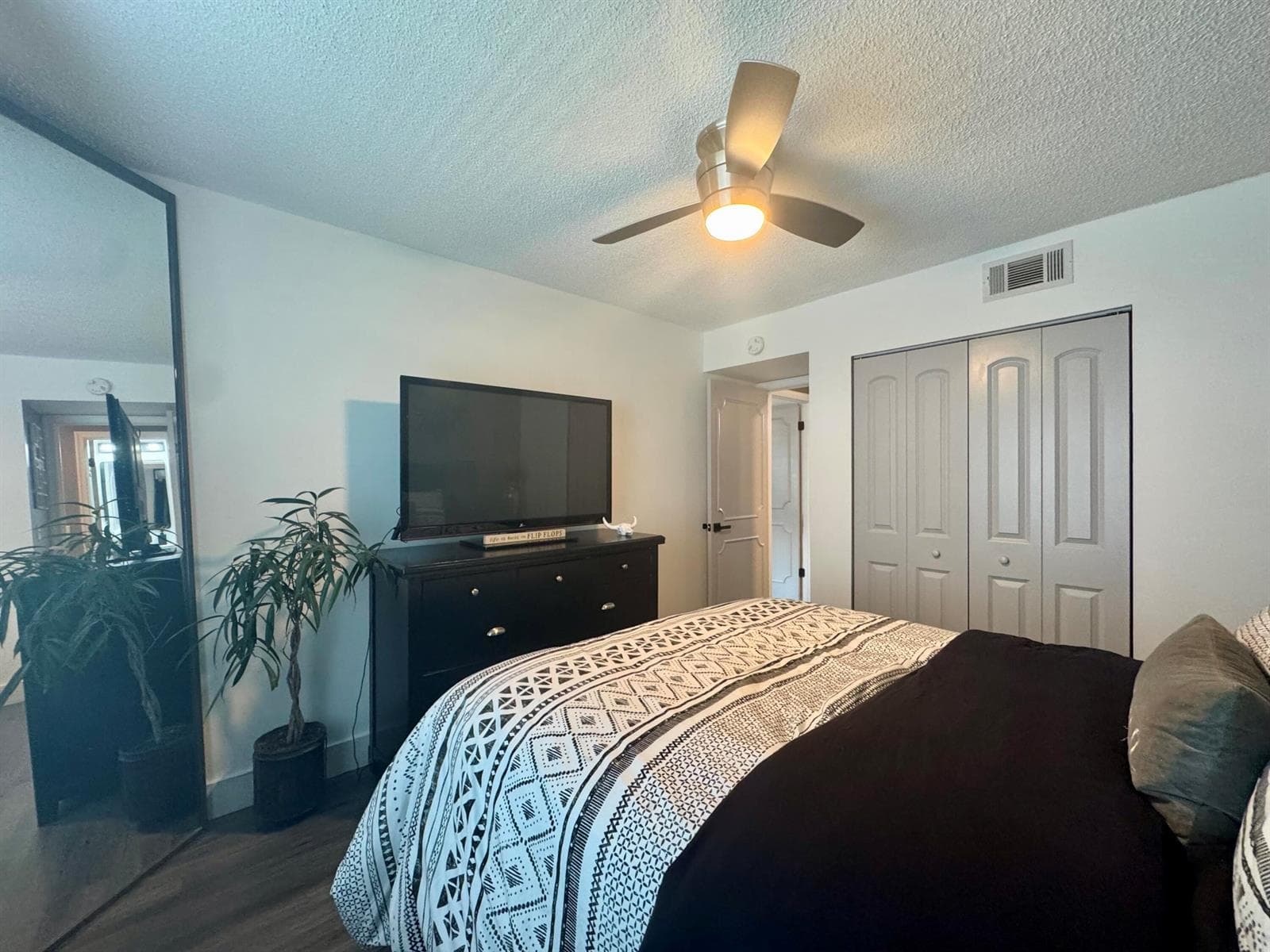 140 CYPRESS CLUB Drive 407 photo 12
