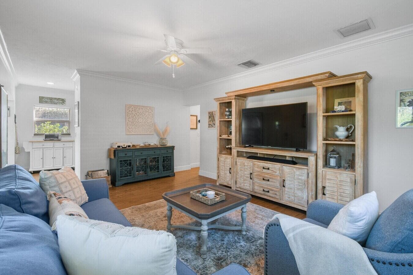 444 ZEPHYR Way photo 6