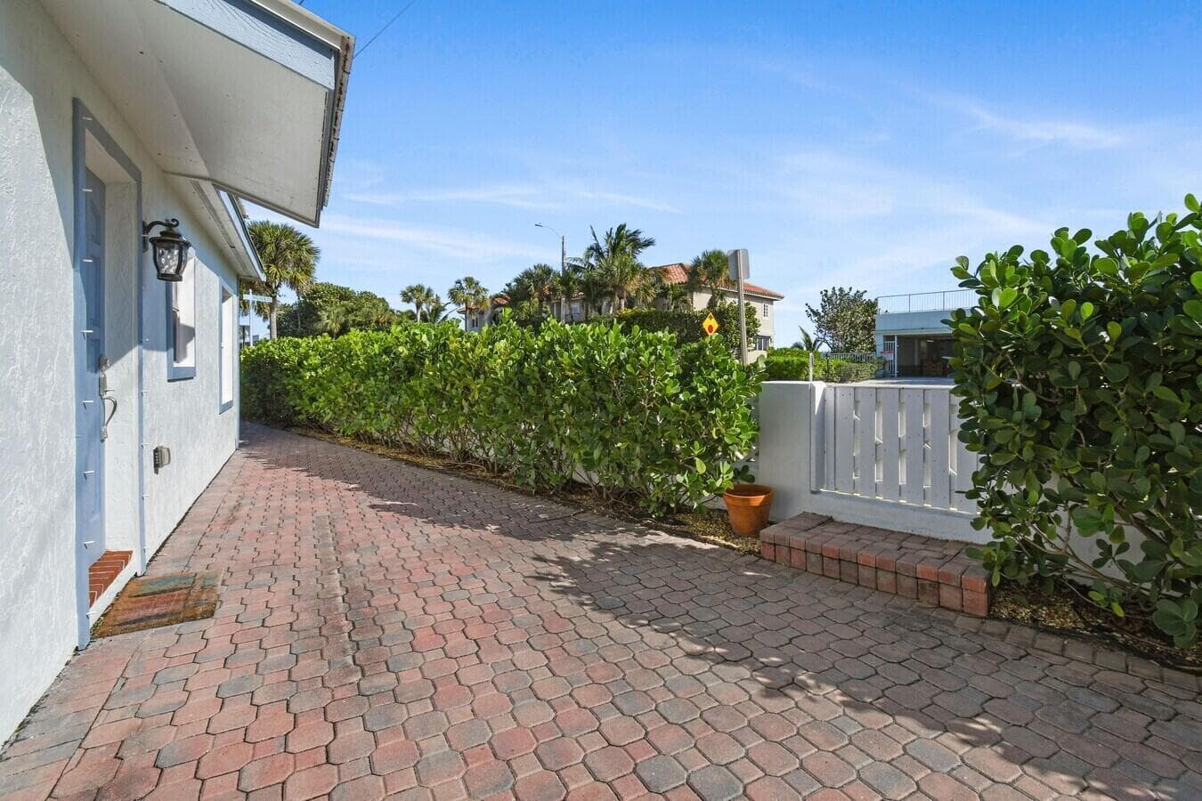 444 ZEPHYR Way photo 18