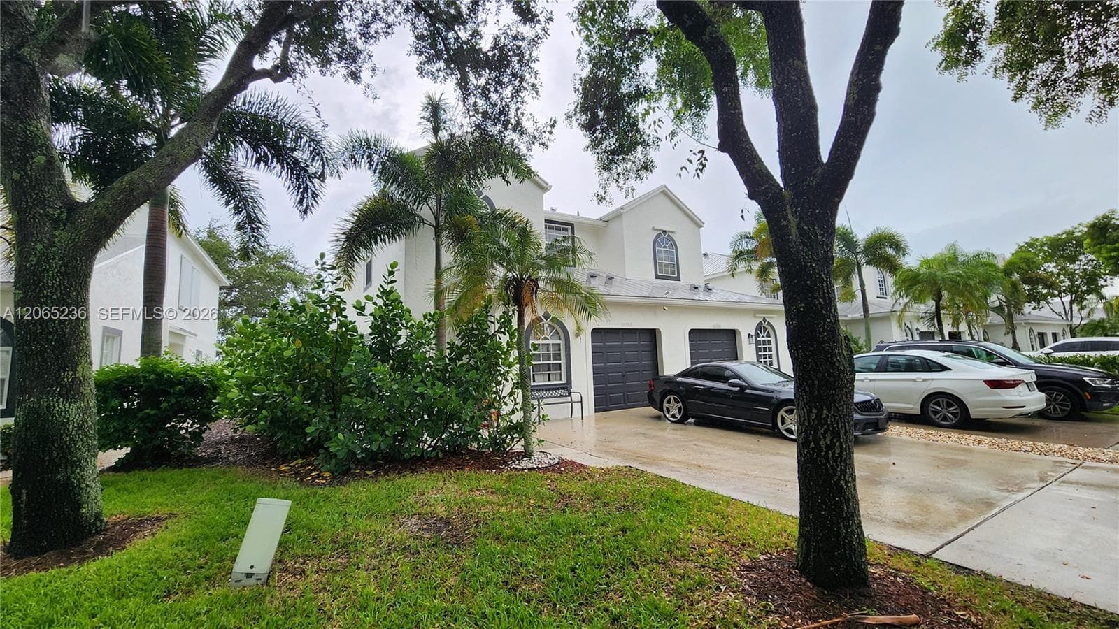 10702 Pelican Dr photo 2