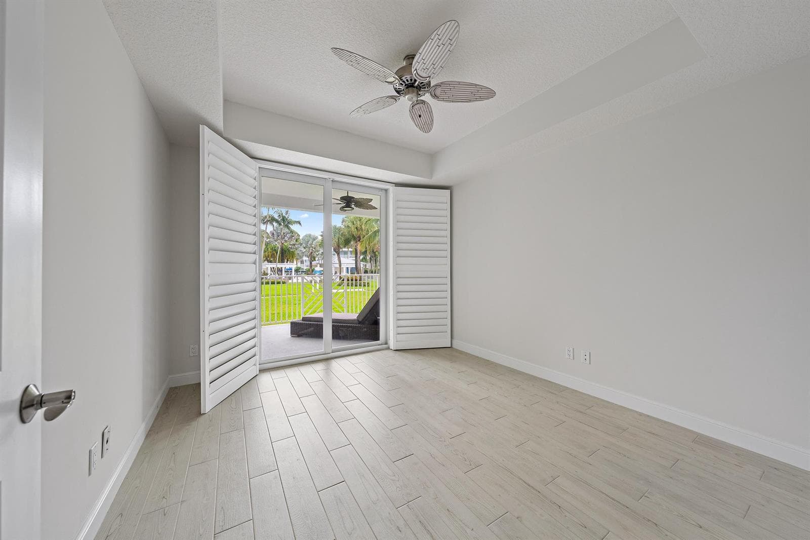 411 Bay Colony Drive N photo 10