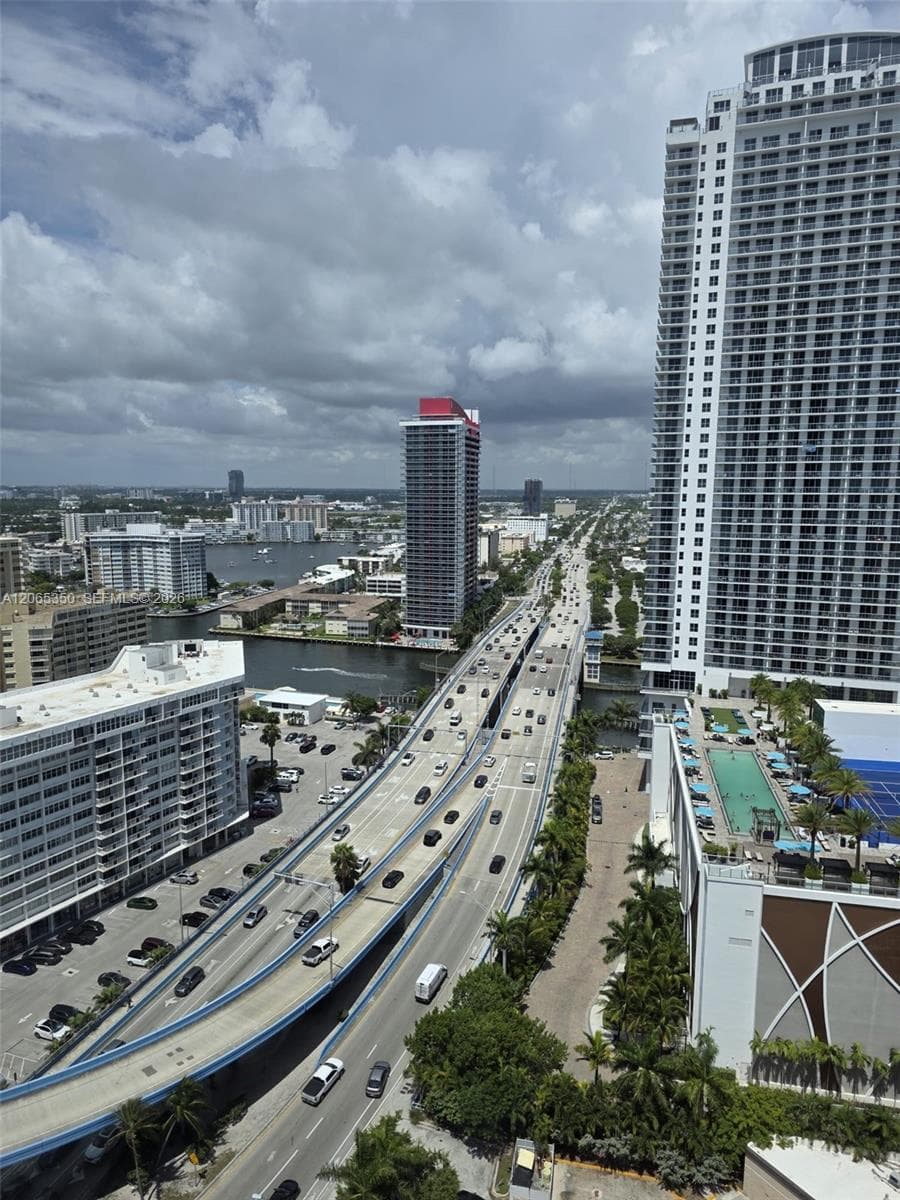 4111 S Ocean Dr 1912 photo 2