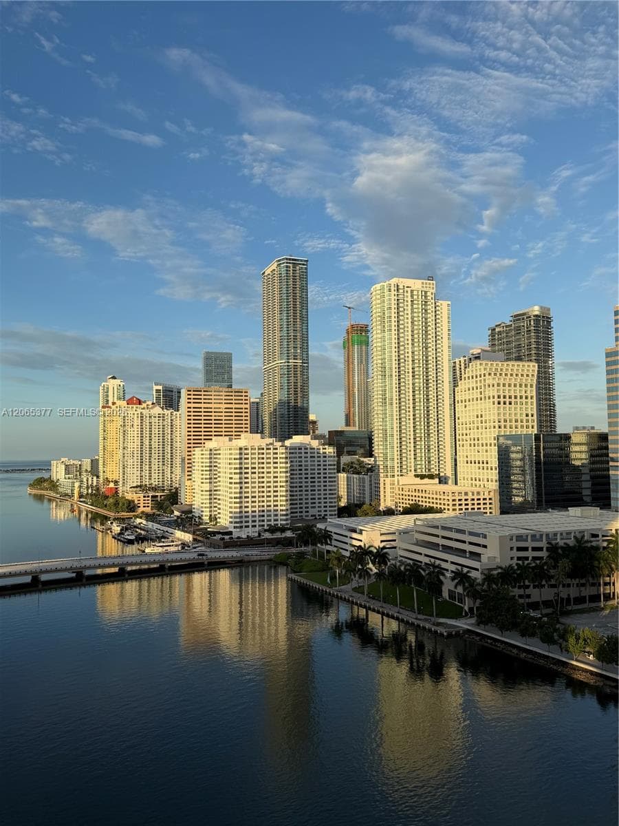 801 Brickell Key Blvd 1805 photo 17