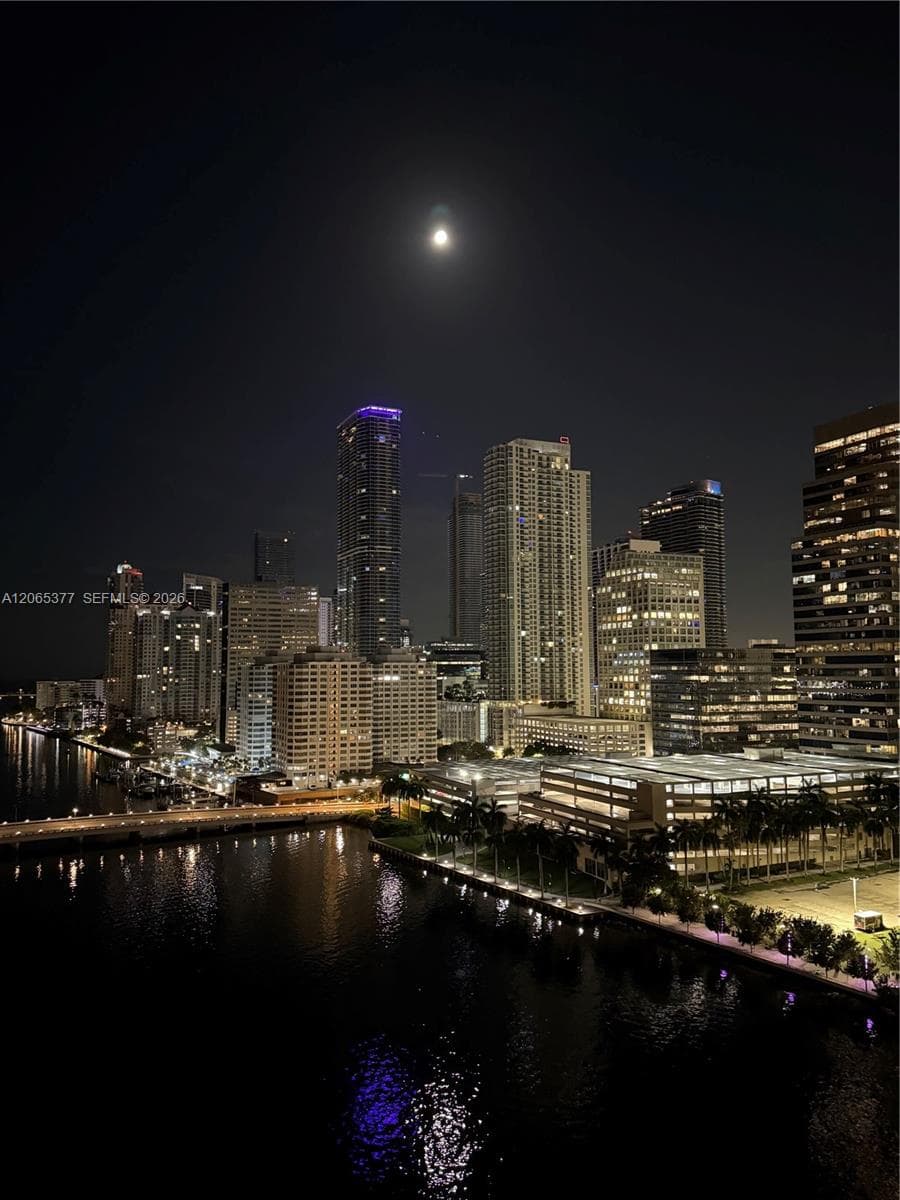 801 Brickell Key Blvd 1805 photo 20