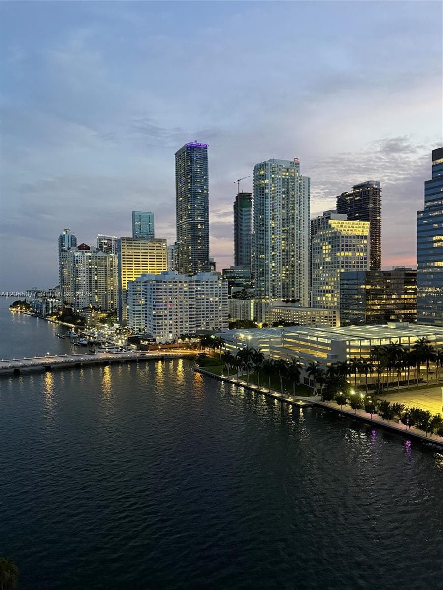 801 Brickell Key Blvd 1805 photo 18
