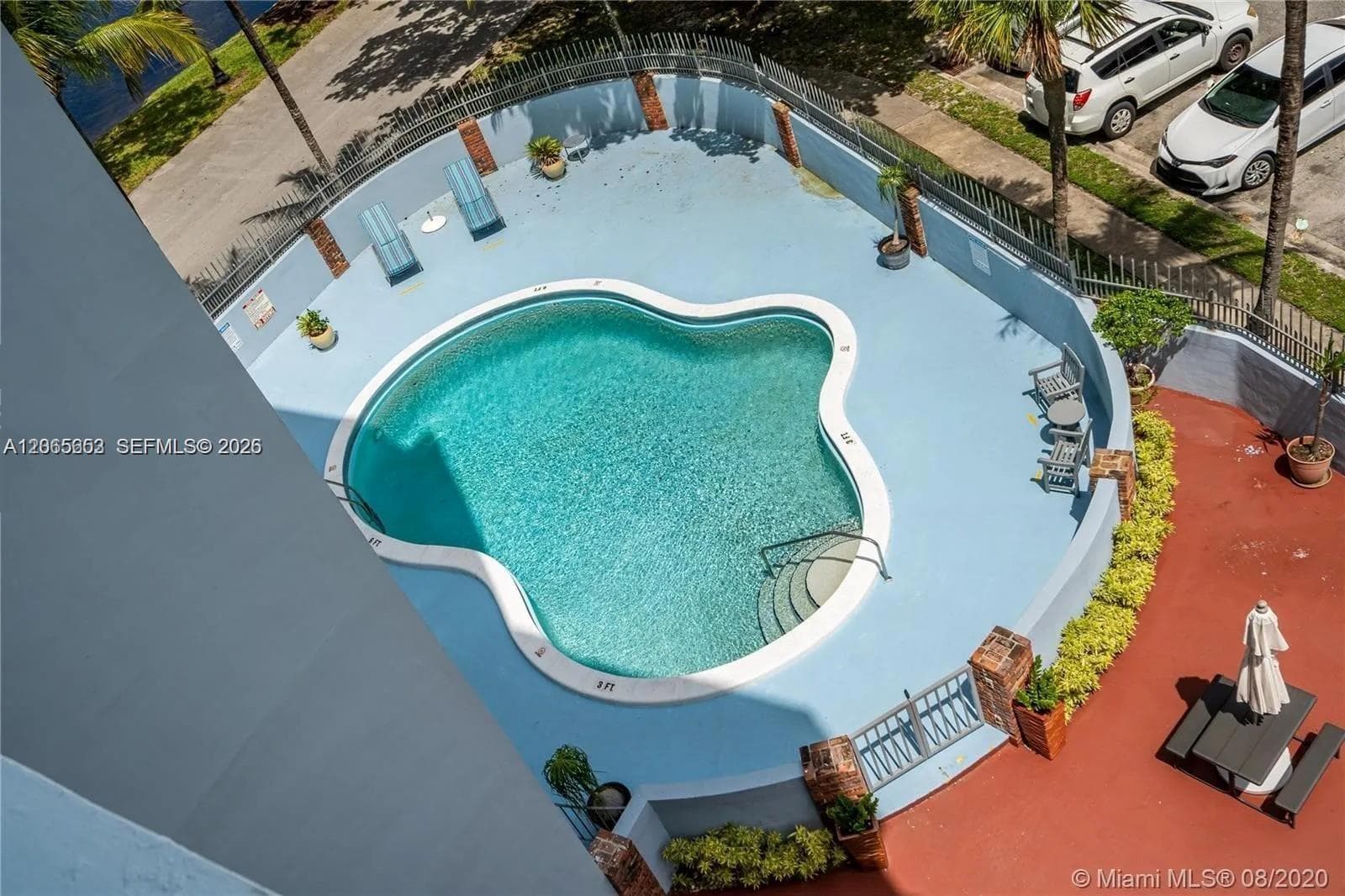 16850 S Glades Dr 5C photo 3