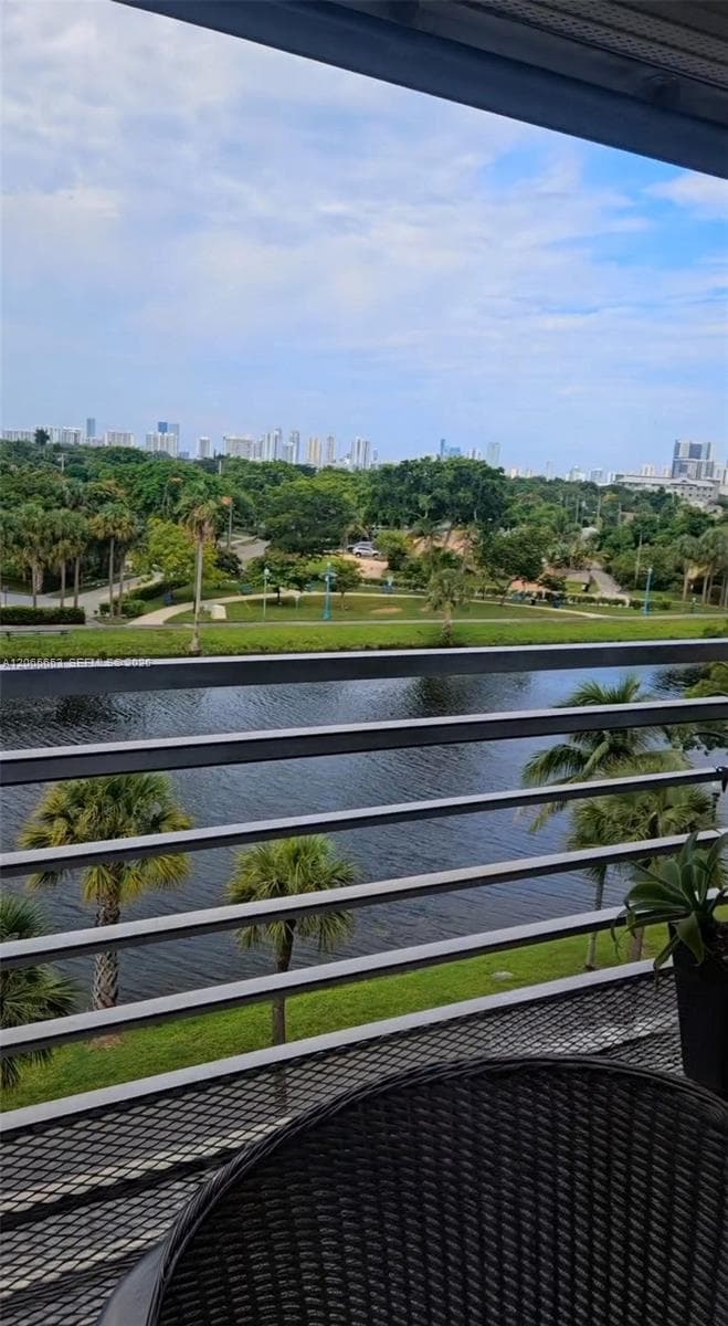 16850 S Glades Dr 5C photo 1