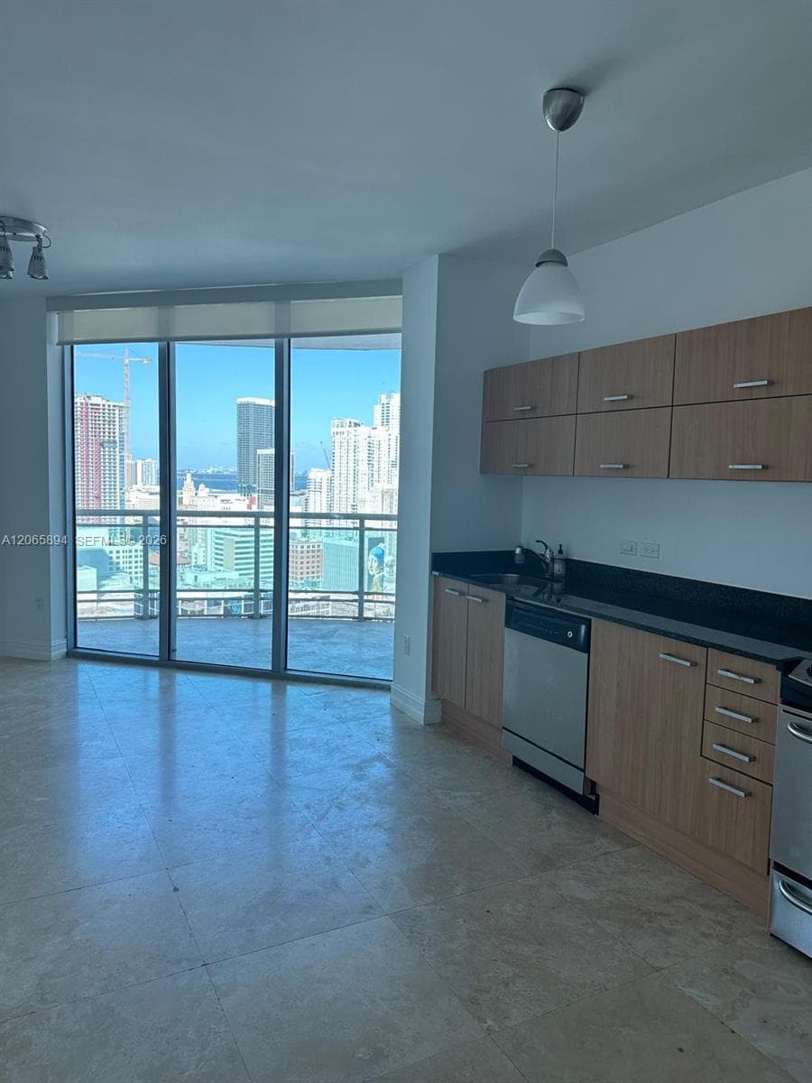 350 S Miami Ave 2913 photo 5