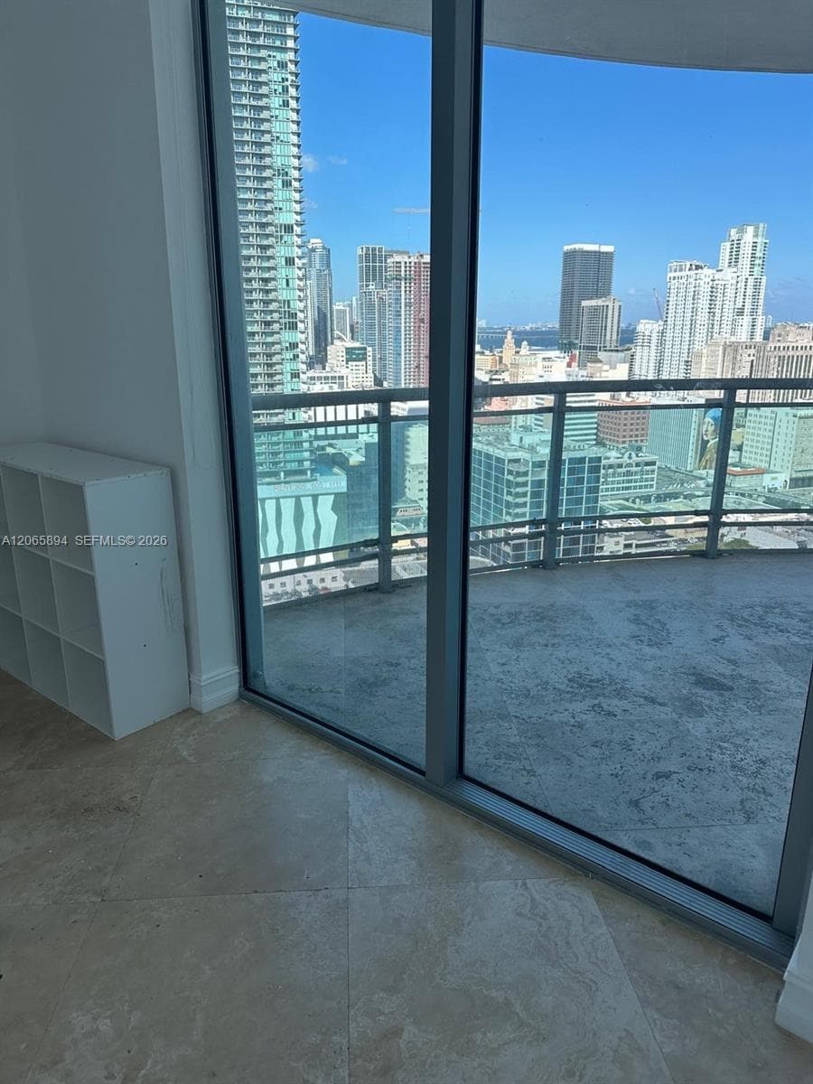 350 S Miami Ave 2913 photo 11