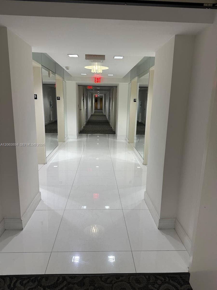 350 S Miami Ave 2913 photo 4