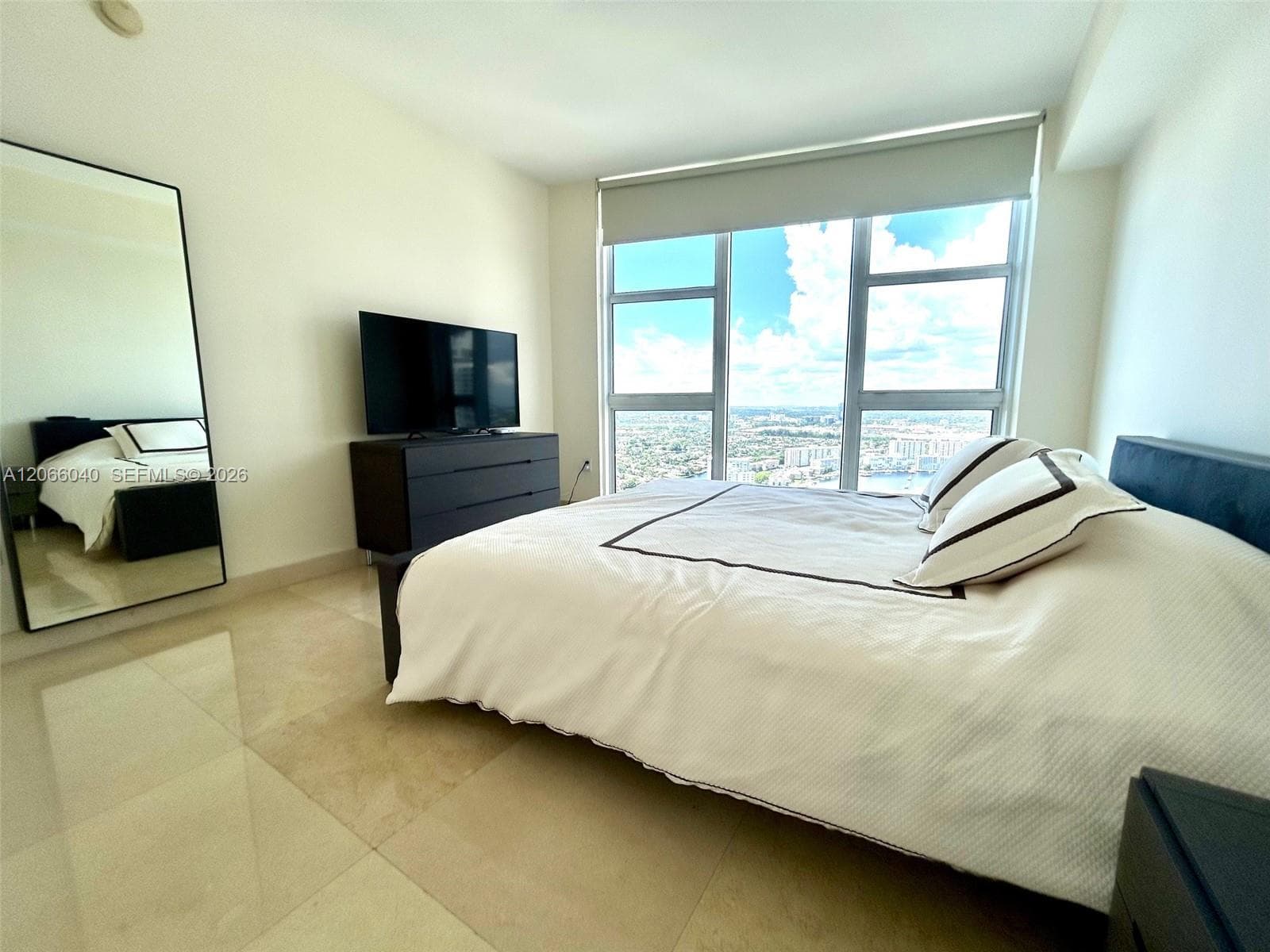 1800 S Ocean Dr 4005 photo 23