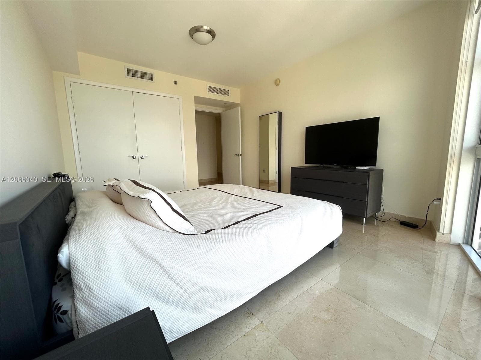 1800 S Ocean Dr 4005 photo 24