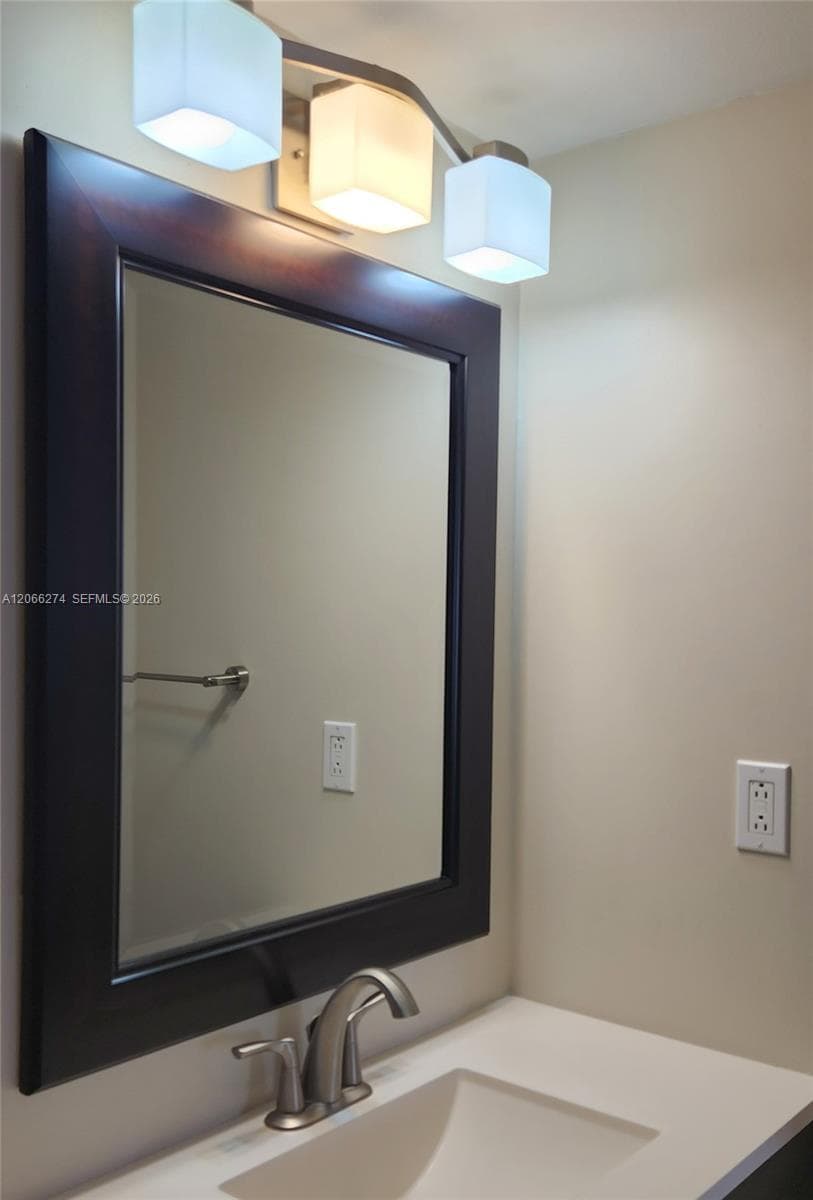 1000 Parkview Dr 1026 photo 20