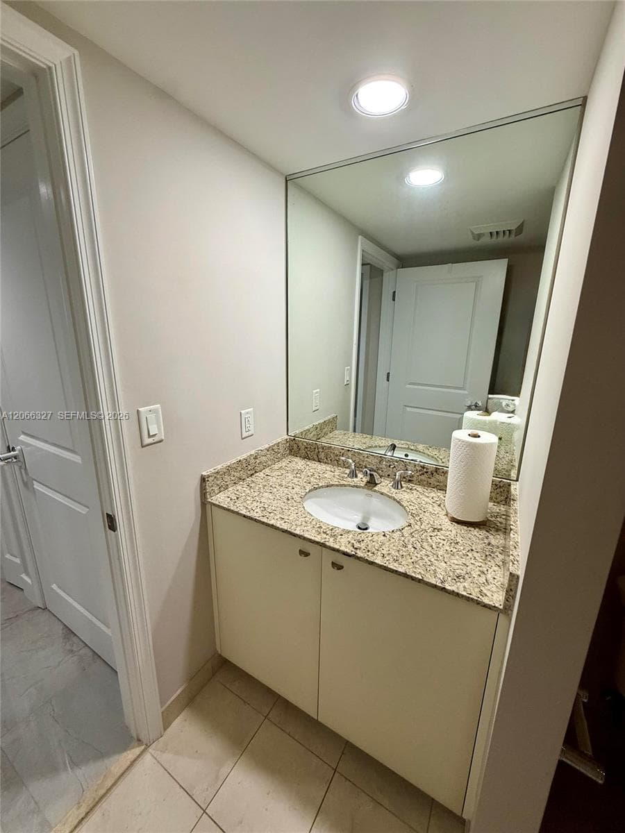 610 W Las Olas Blvd 913N photo 22