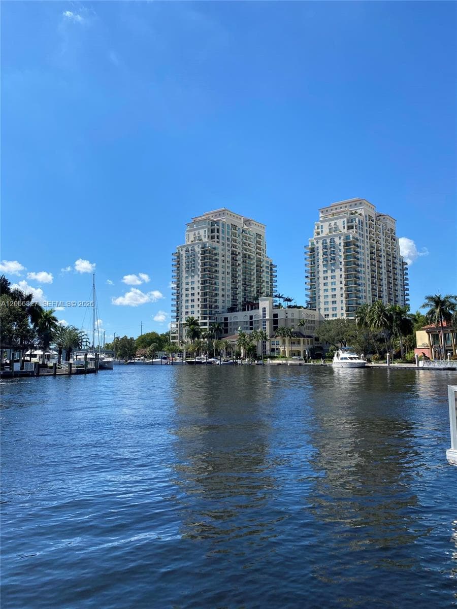 610 W Las Olas Blvd 913N photo 3