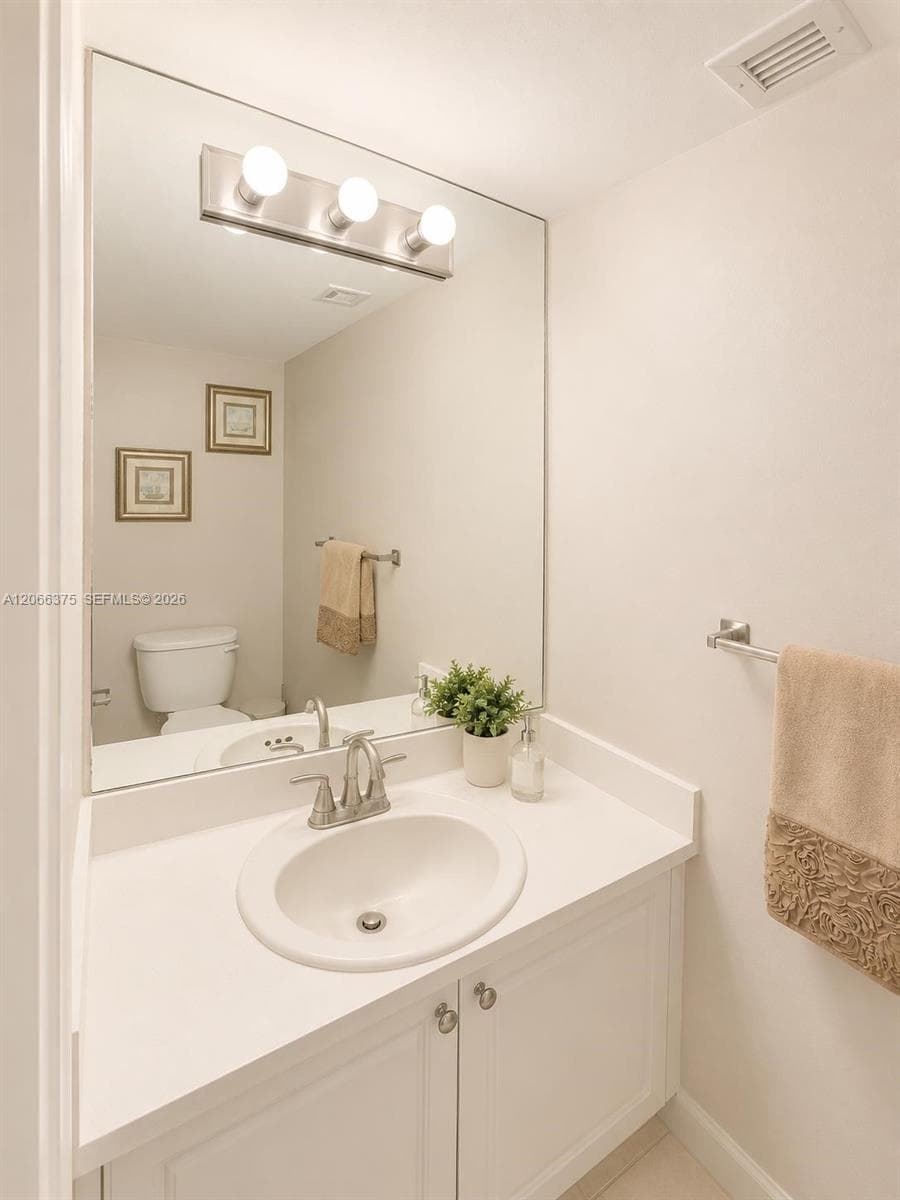 200 Leslie Dr 727 photo 12