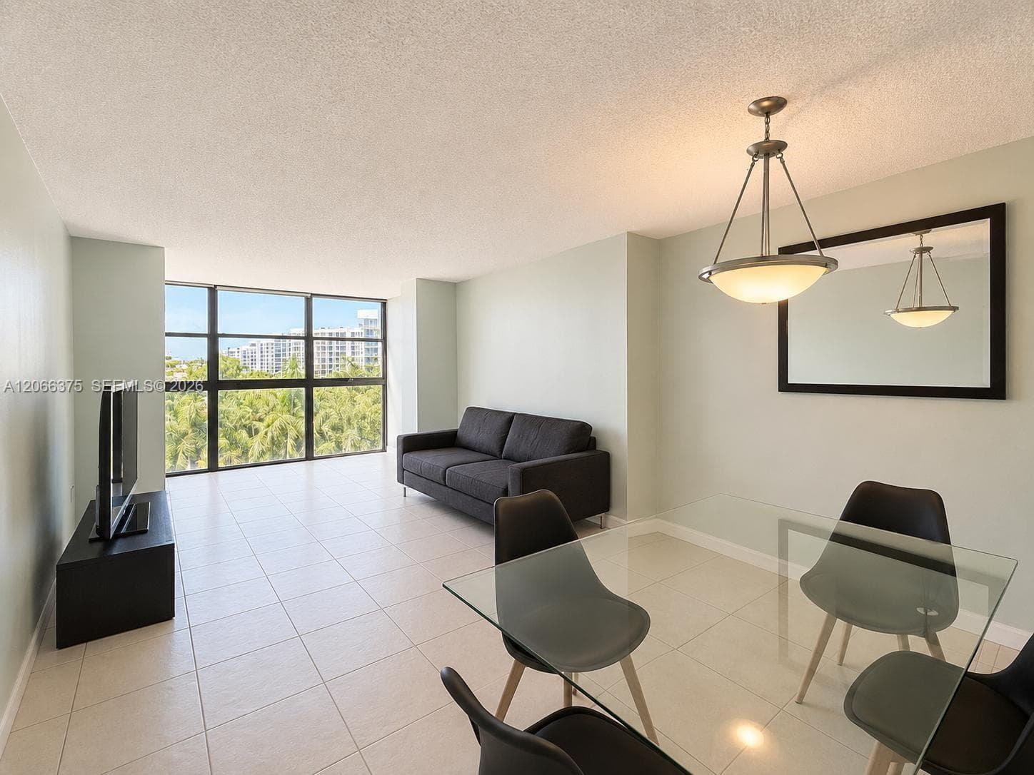 200 Leslie Dr 727 photo 3