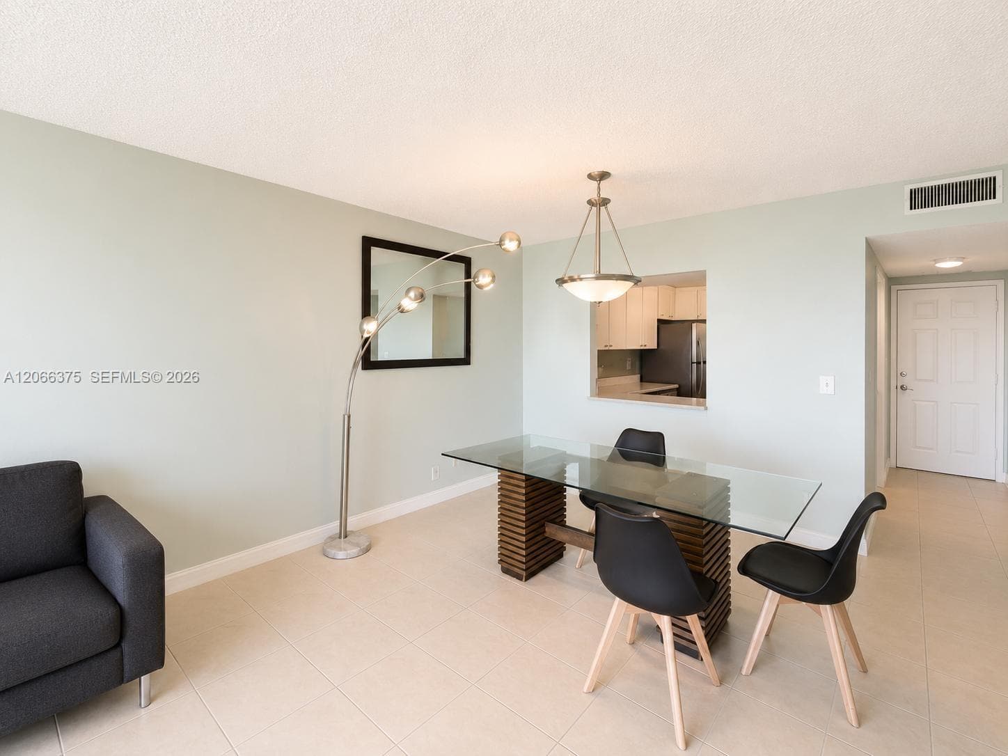 200 Leslie Dr 727 photo 4