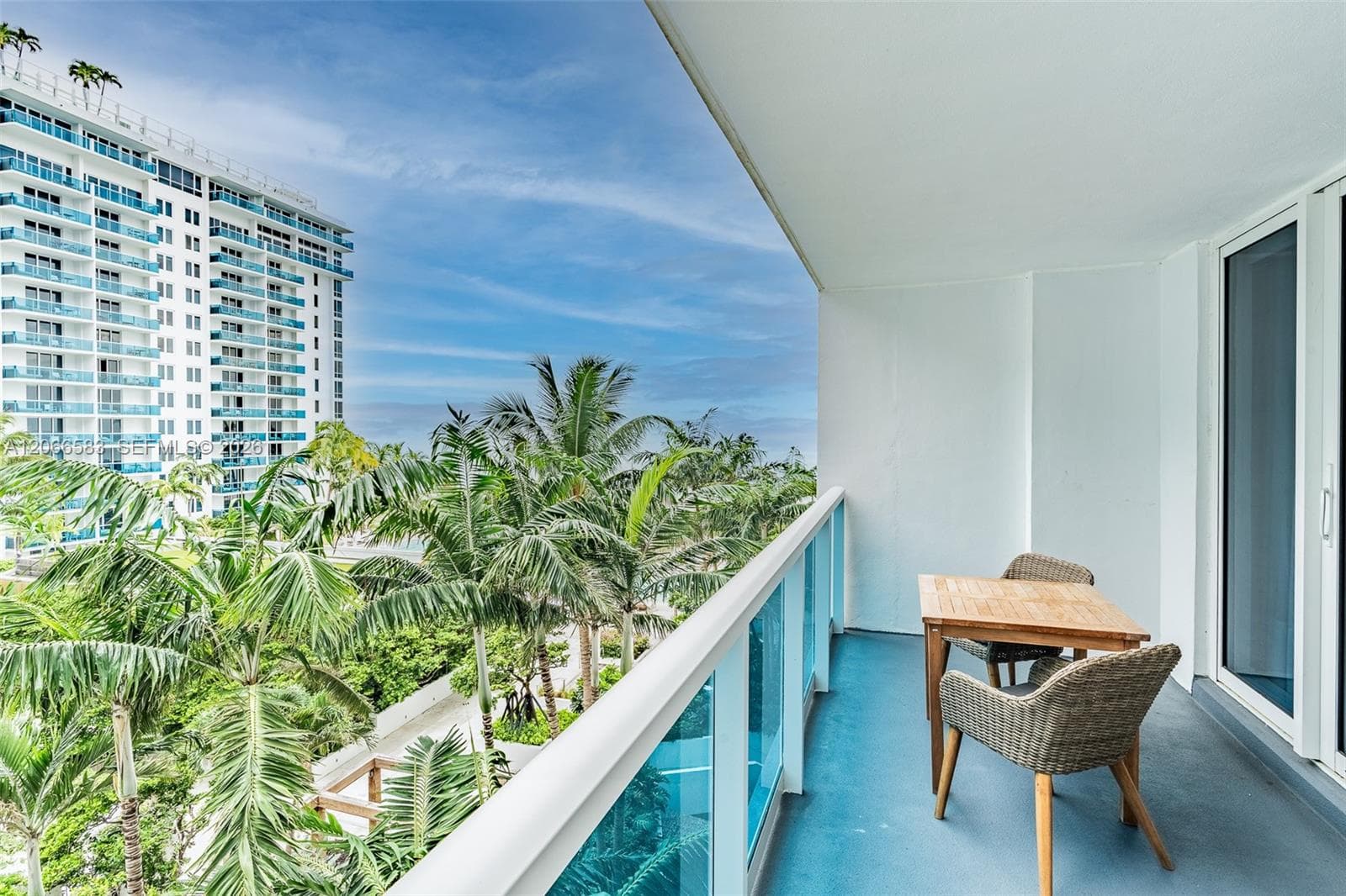 2301 Collins Ave 719 photo 16