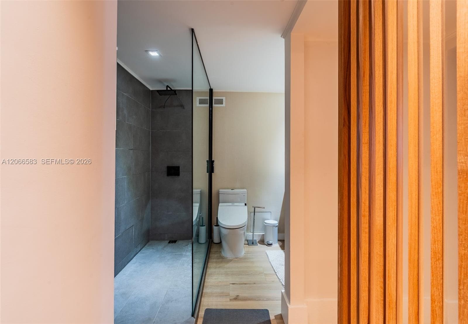 2301 Collins Ave 719 photo 9
