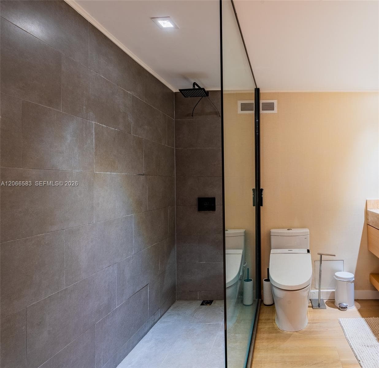 2301 Collins Ave 719 photo 10