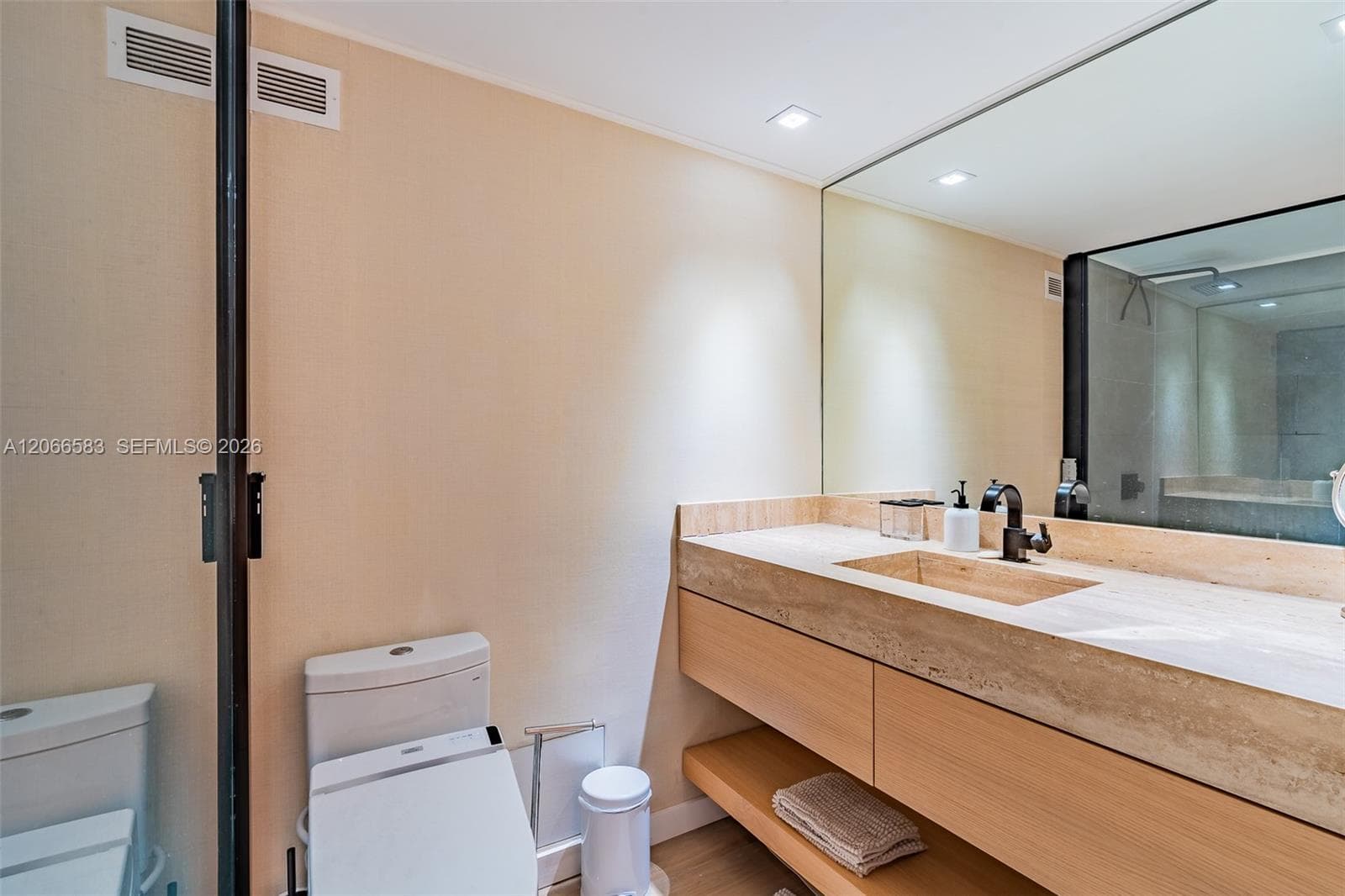 2301 Collins Ave 719 photo 11