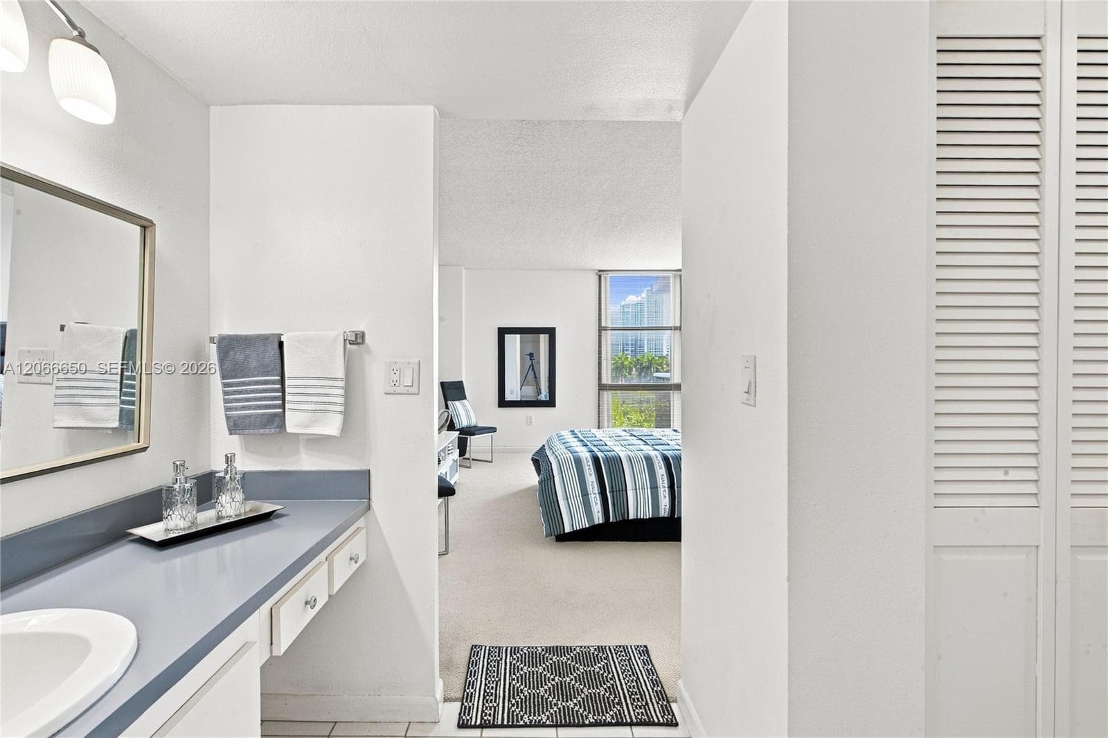 3675 N Country Club Dr 401 photo 22