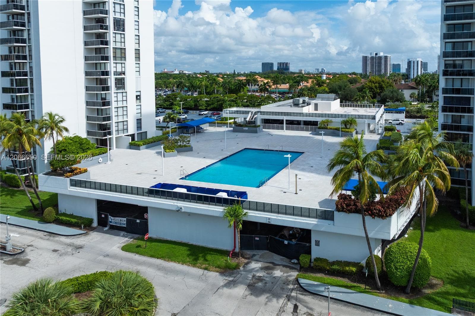 3675 N Country Club Dr 401 photo 7