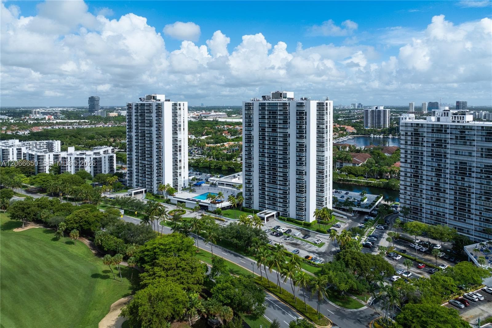 3675 N Country Club Dr 401 photo 3