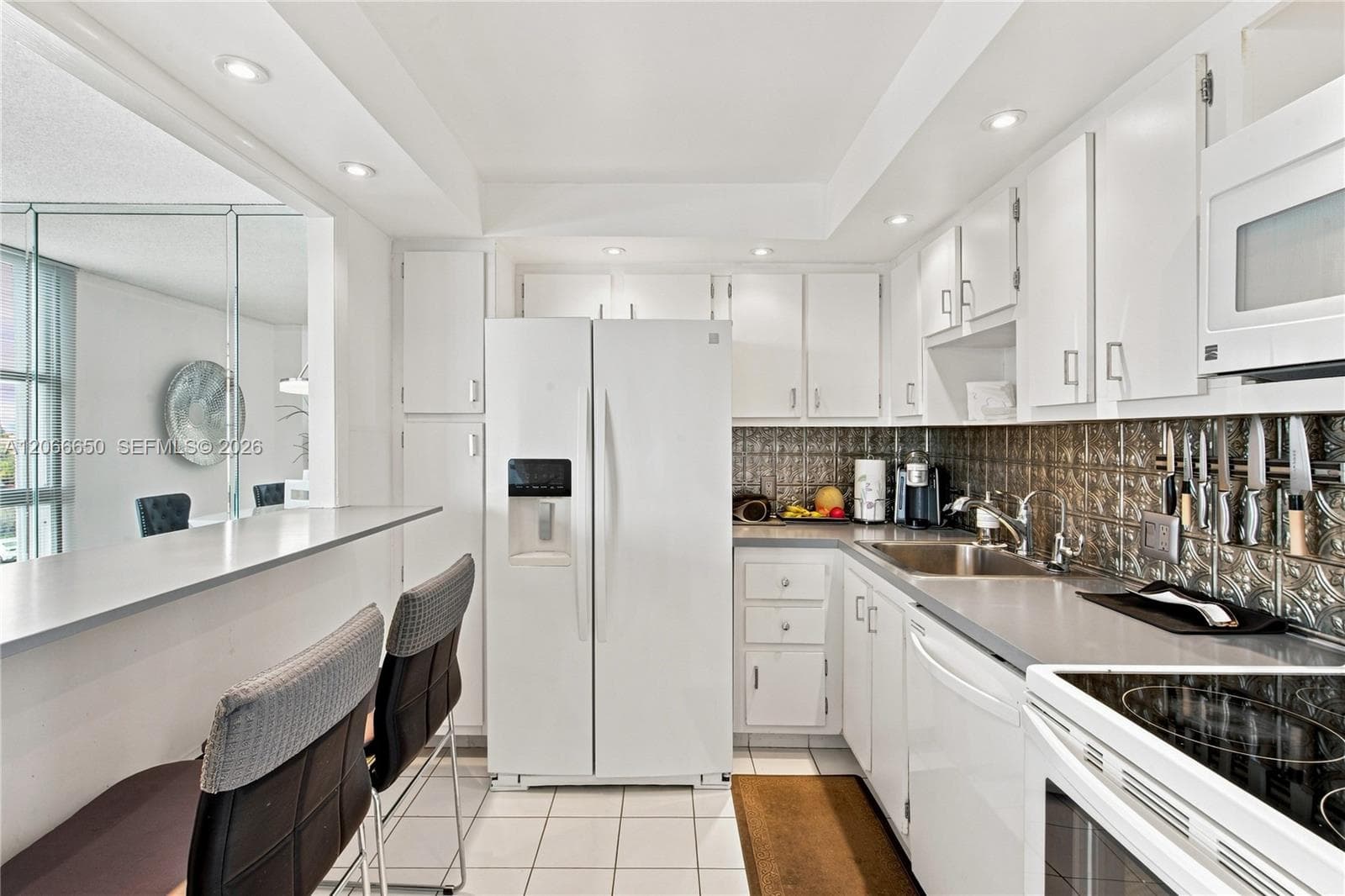 3675 N Country Club Dr 401 photo 9