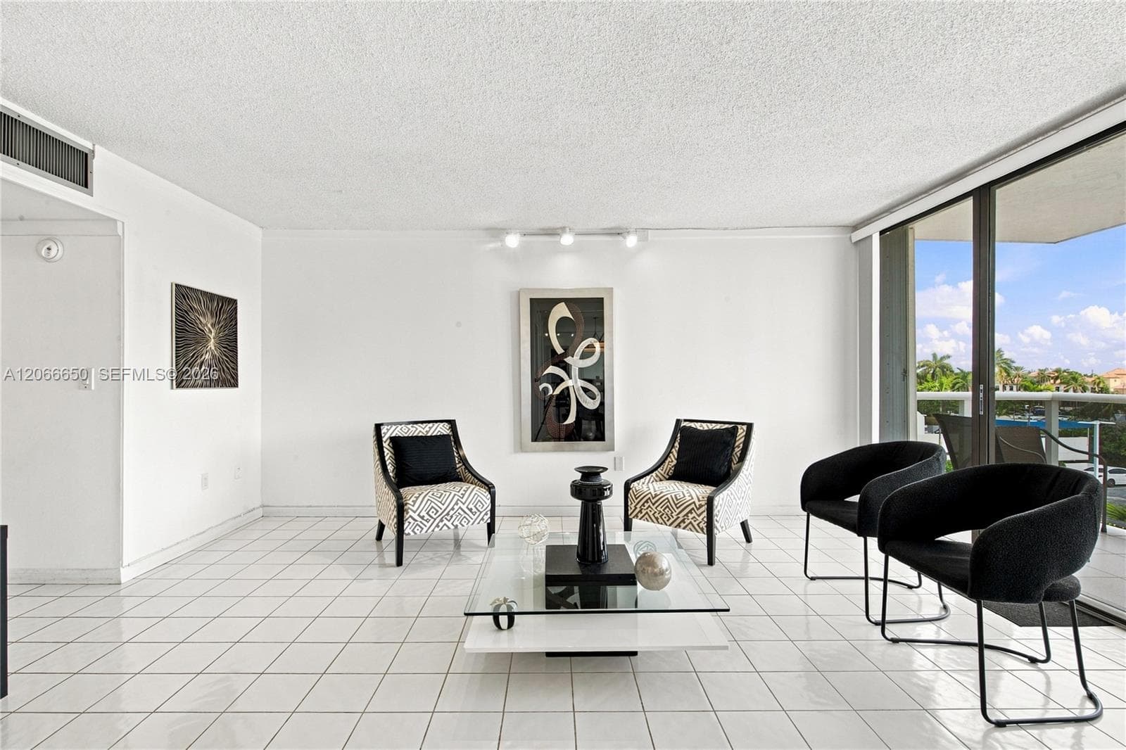 3675 N Country Club Dr 401 photo 14