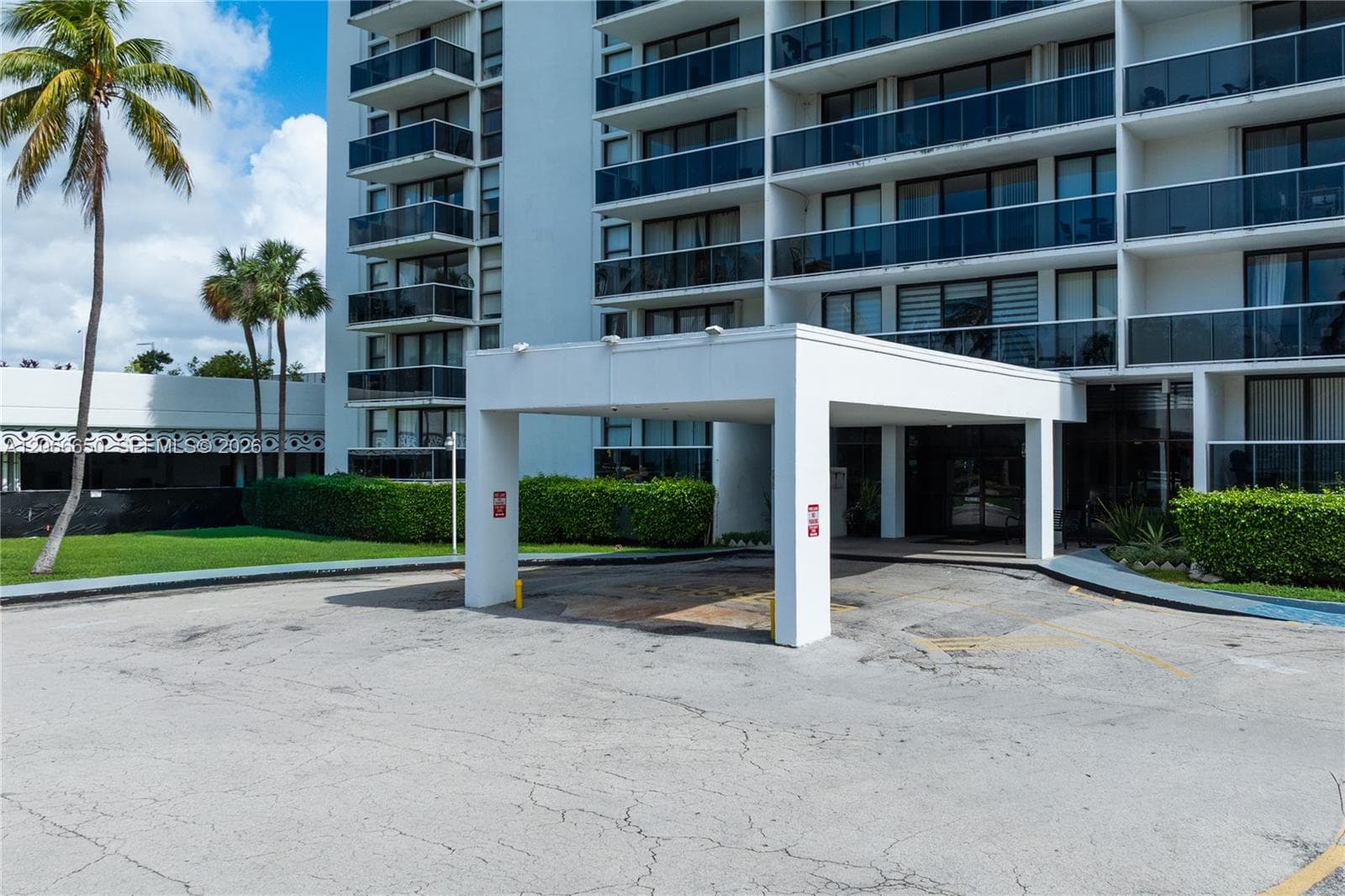 3675 N Country Club Dr 401 photo 8