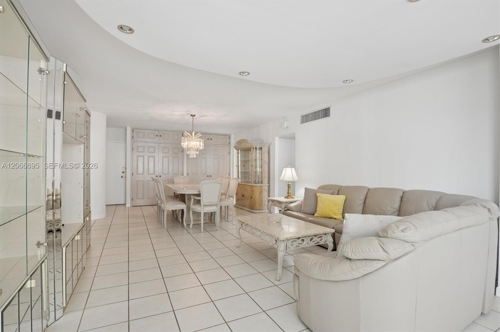5005 Collins Ave 424 photo 1