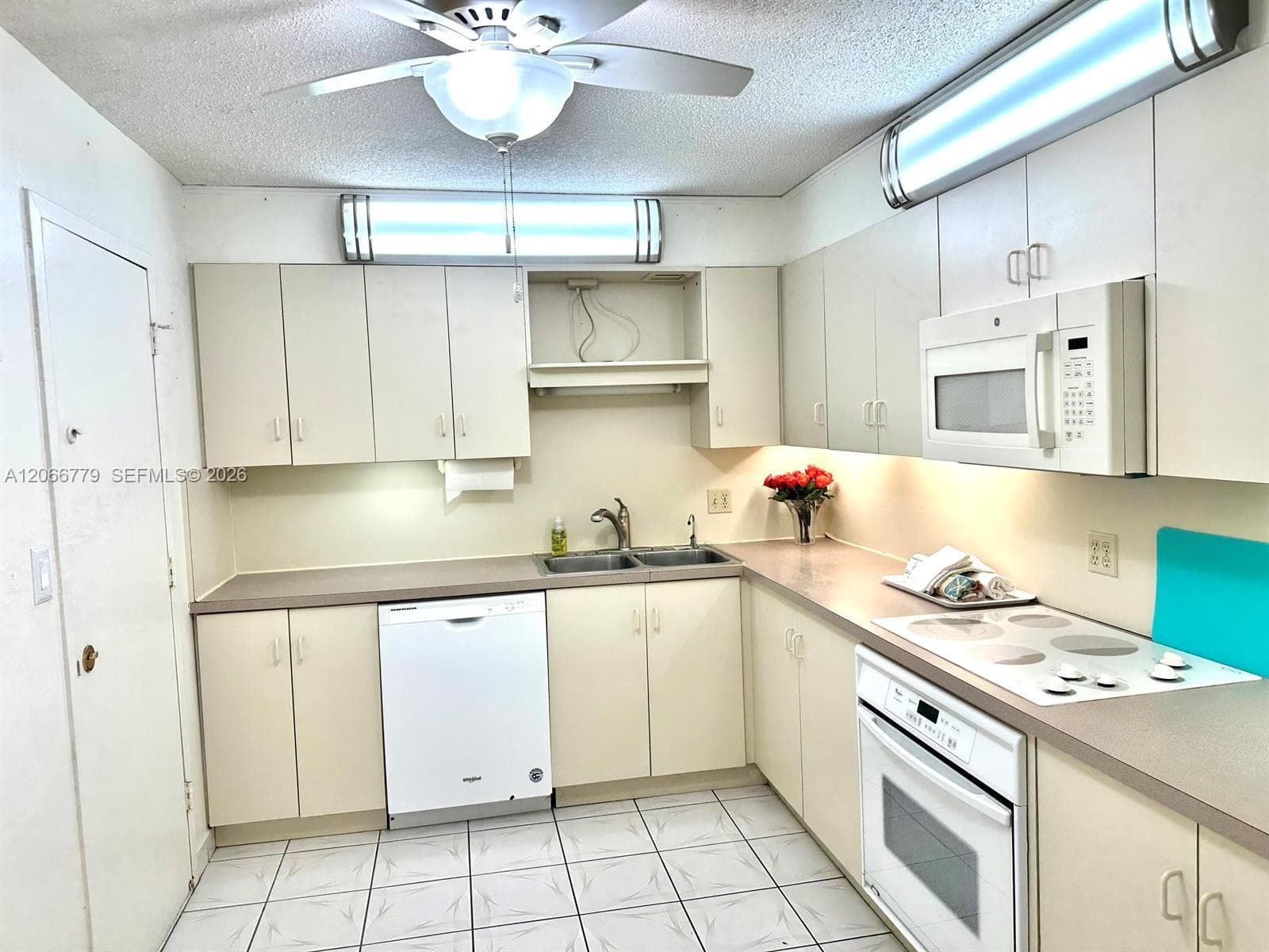 3800 S Ocean Dr 1516 photo 7