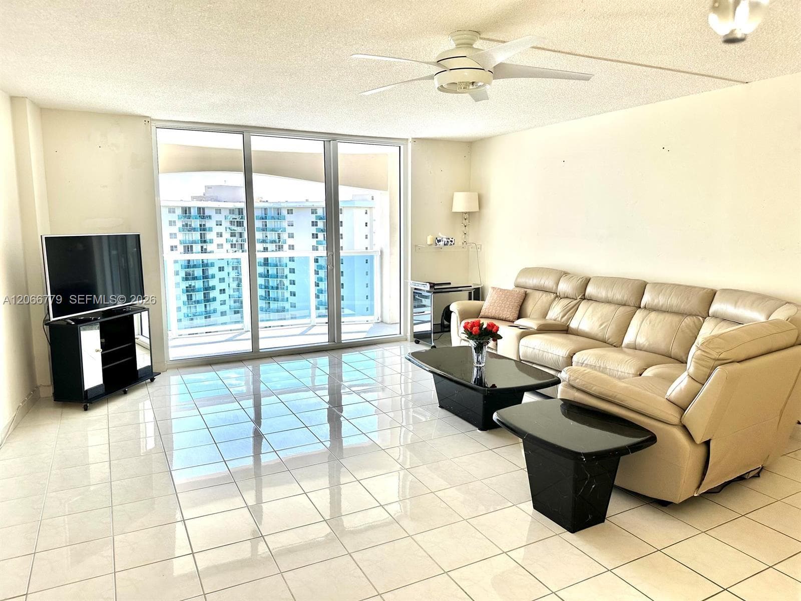 3800 S Ocean Dr 1516 photo 4