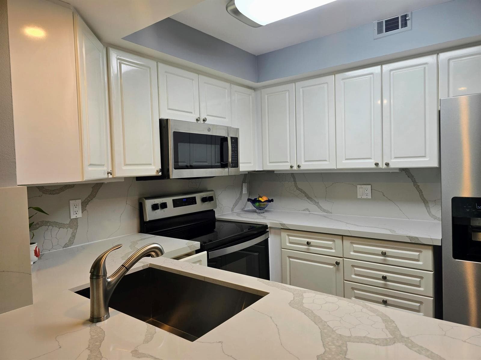 1301 RIVER REACH Drive 111 photo 6