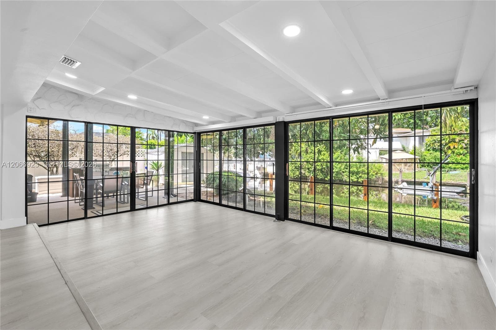 2555 Nassau Ln photo 5