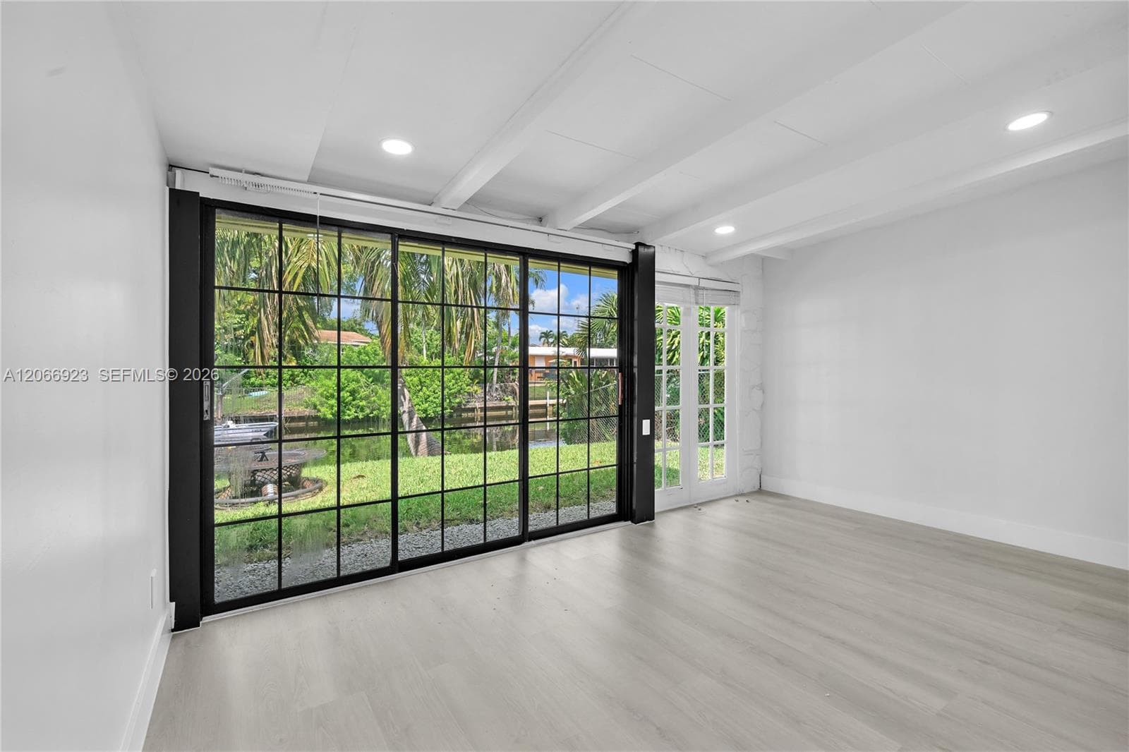 2555 Nassau Ln photo 21