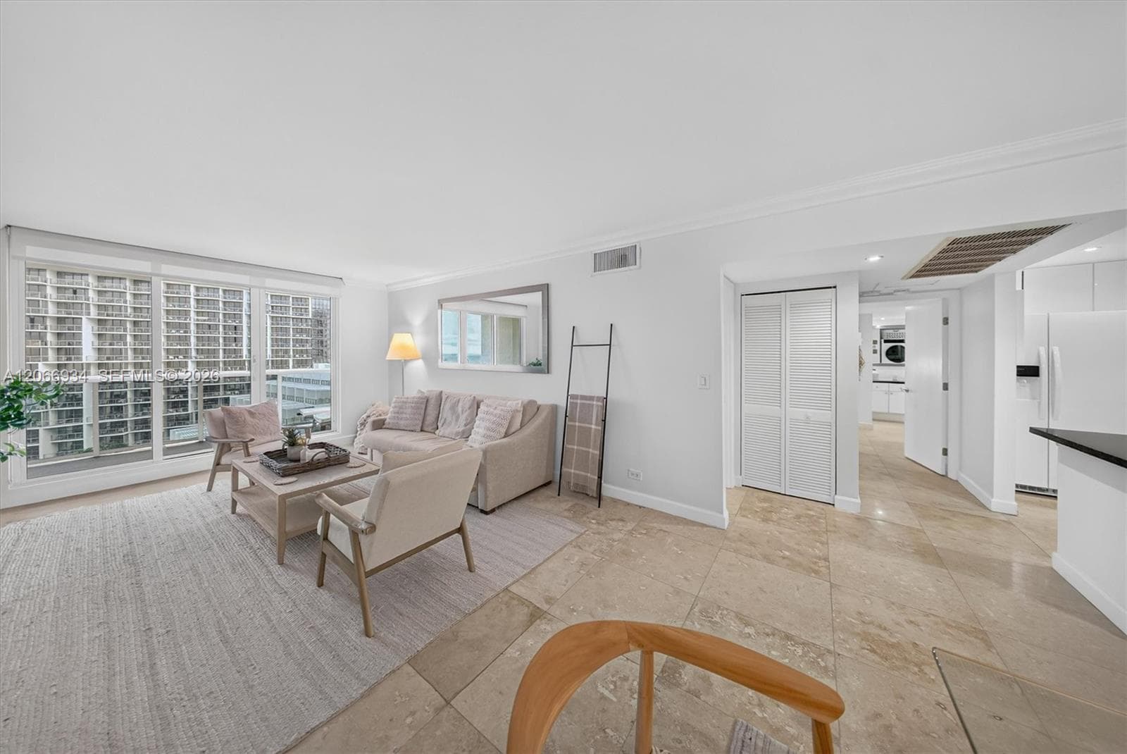 2301 Collins Ave 908 photo 2